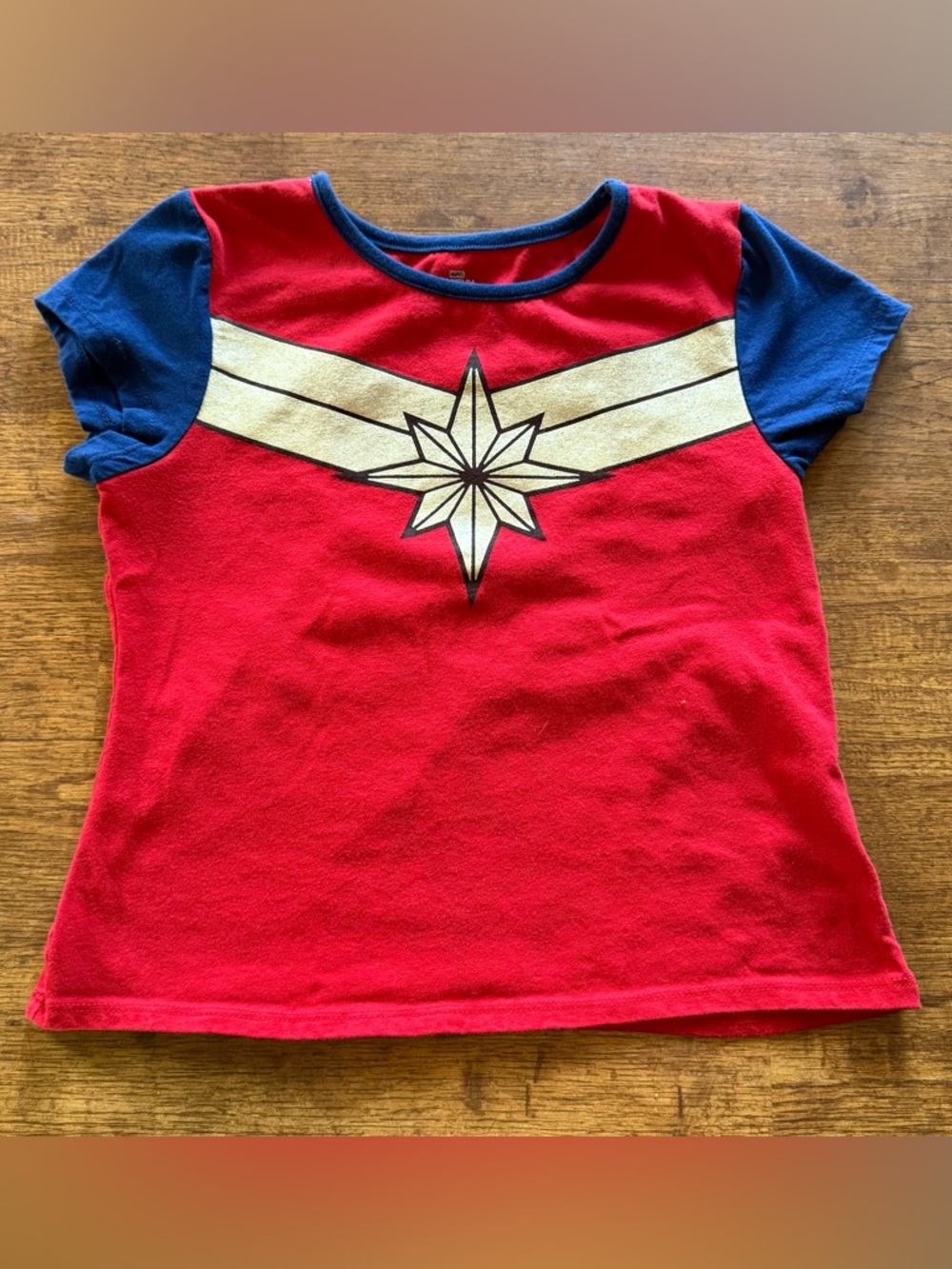Marvel Girls Superhero T-Shirt L 10/12 – Captain Marvel Character Tee